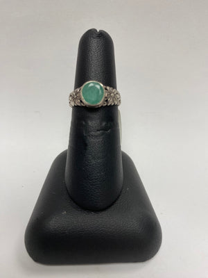 sterling silver ring with jade stone